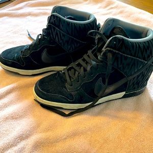 Black Print Nike Air wedge